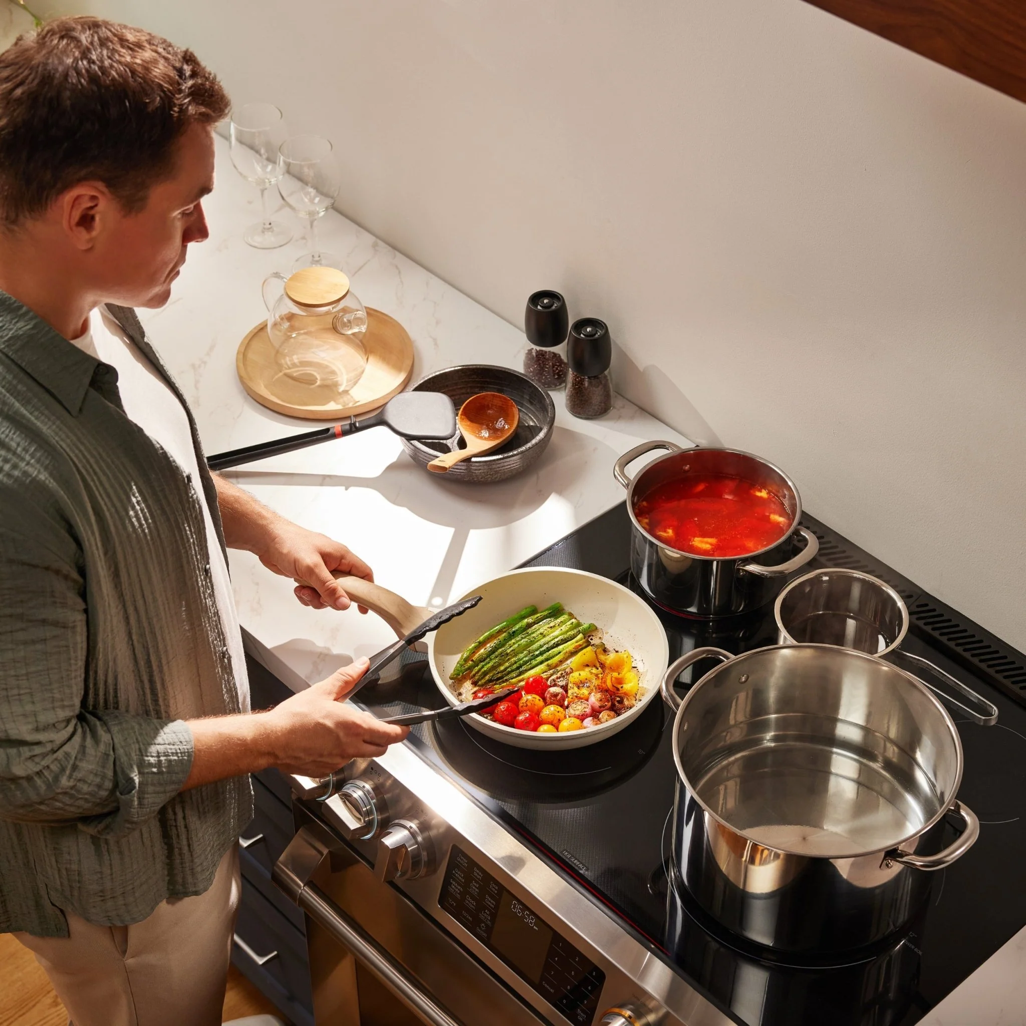 FreshBake™ 30" Electric Range ∙ Model RES30552 - Image 17