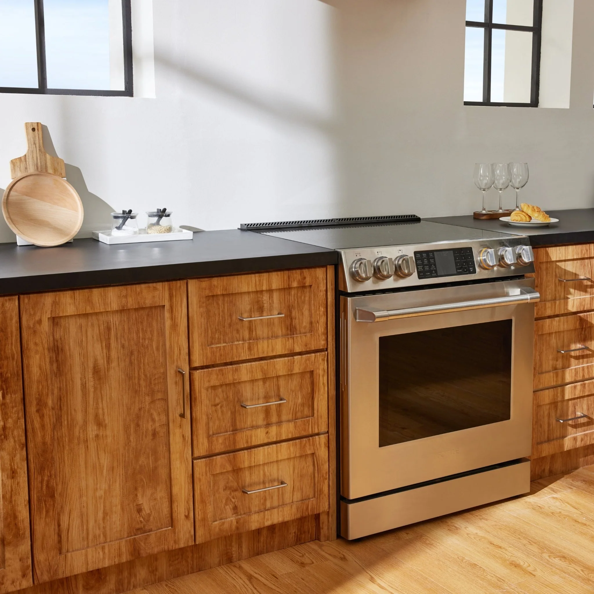 FreshBake™ 30" Electric Range ∙ Model RES30552 - Image 23